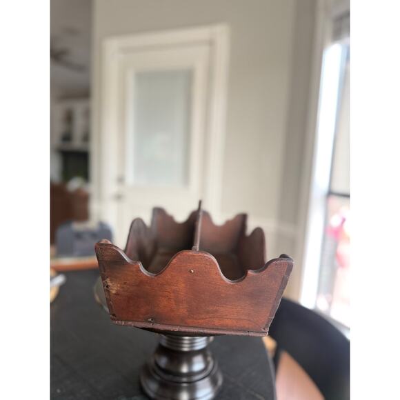 Antique Wooden Divided Caddy with Scalloped Edges – Rustic Farmhouse Organizer - Picture 3 of 5